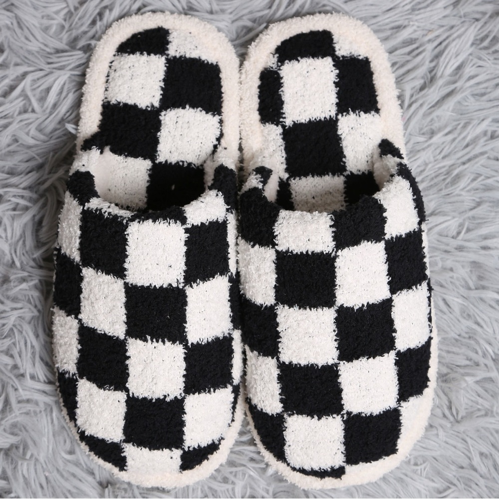 COMFYLUXE black & white checkered pattern, Embroidered Luxury Soft Slippers